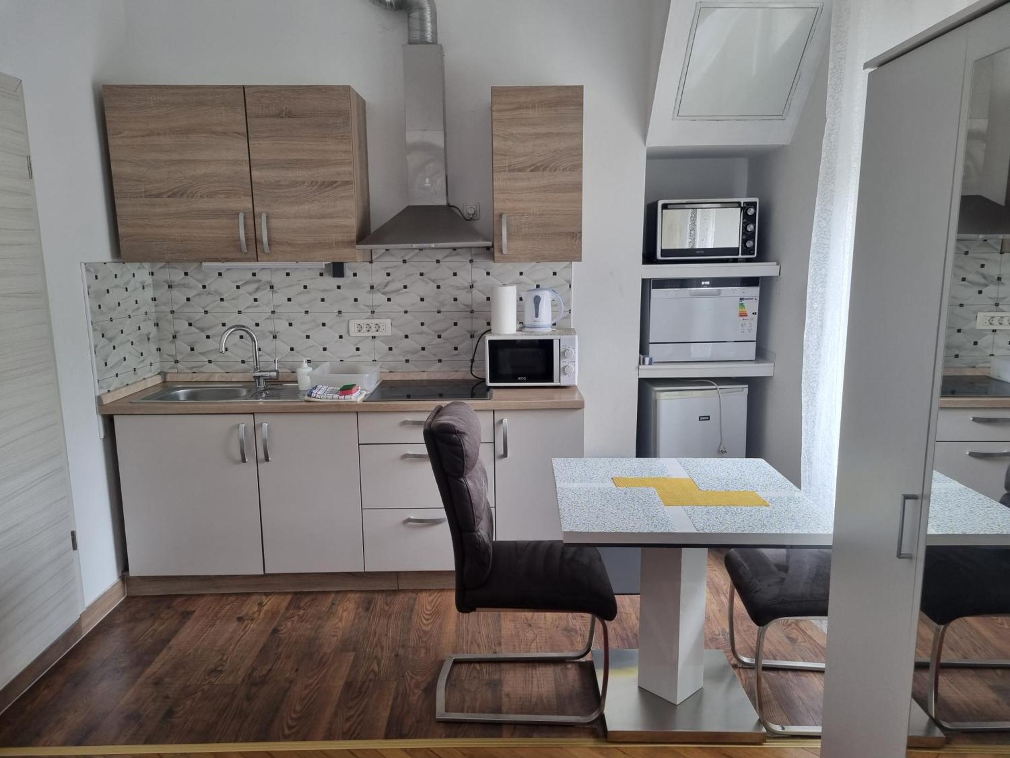 Apartments Fazarinc S Parkiriscem Целе Экстерьер фото